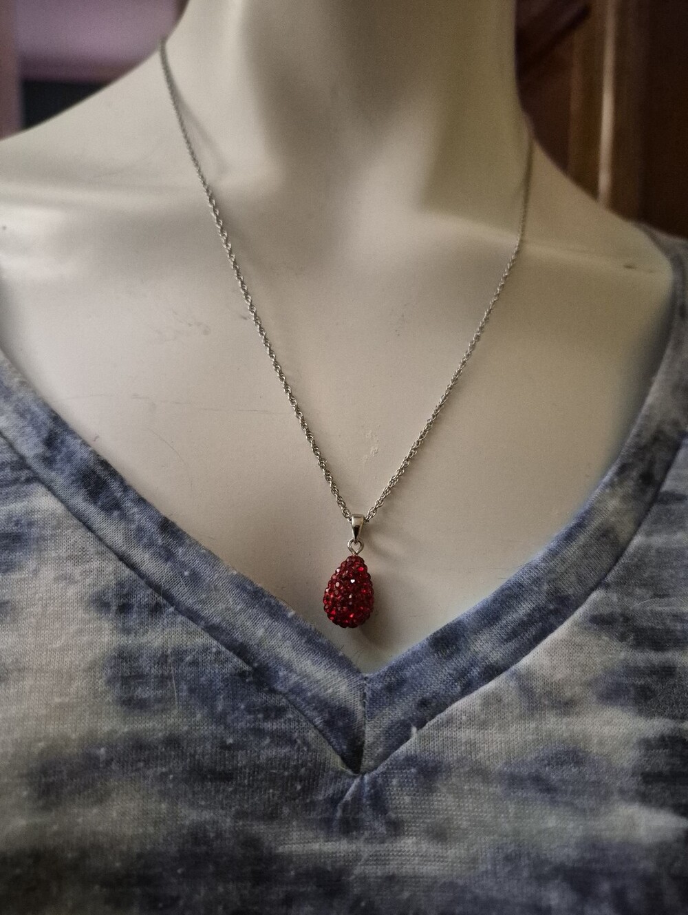 Vintage FAC Drops Of Splendor Red Swarovski Crystal Teardrop Necklace